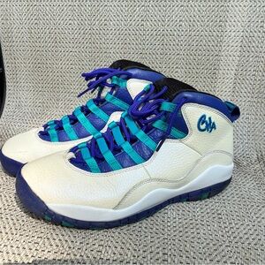 Air Jordan 10 Retro Charlotte YOUTH size 6Y white leather.